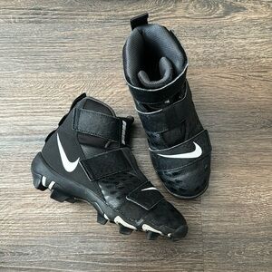 Kids 1y football/baseball cleats